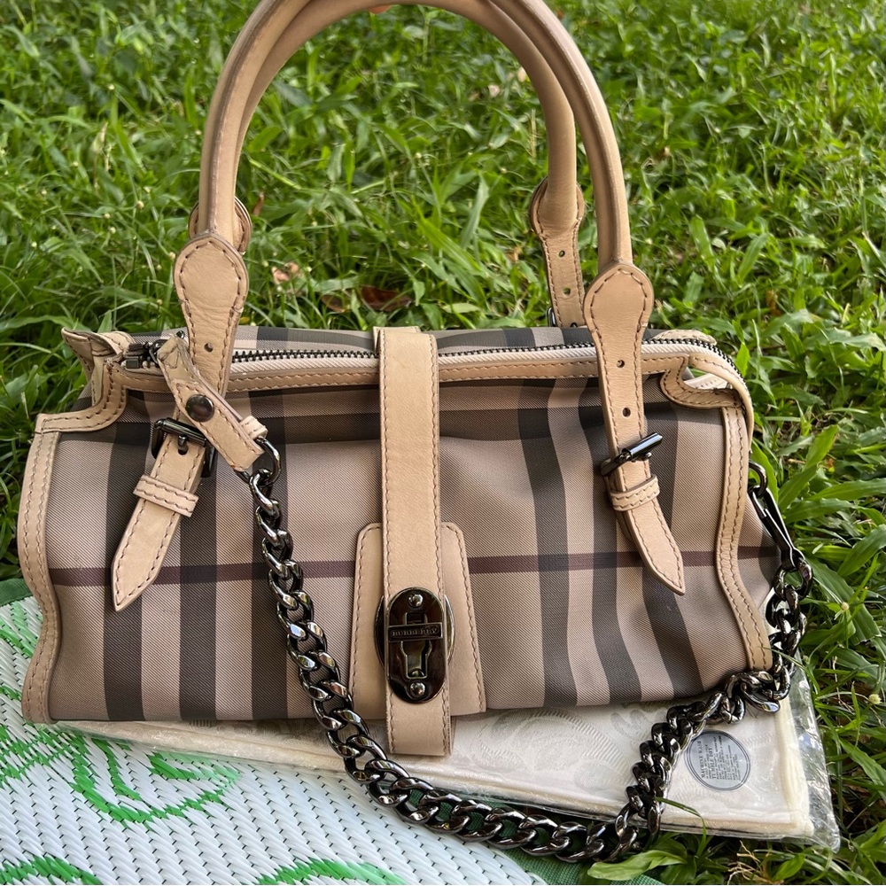 Authentic Burberry Smoked Check Satchel Beige Grey And Leather Bartow Bowler Bag